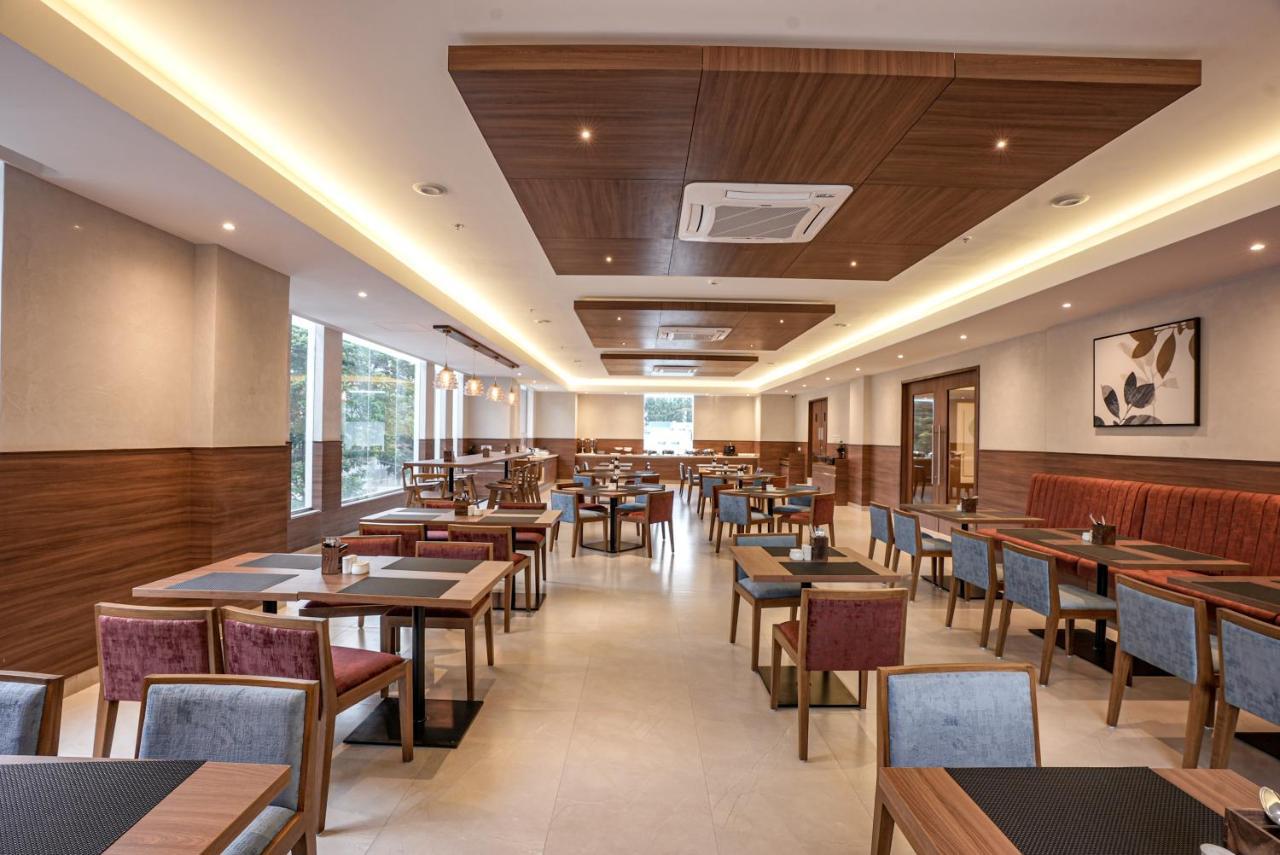 The Sulit Whitefield Hotell Bangalore Exteriör bild